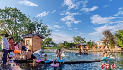 台湾设计师妙手点靓“冷泉小镇”