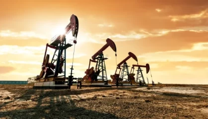 国际油价周二收高 贸易战缓和与美对俄施压双重提振