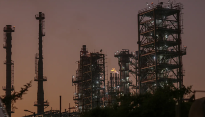 印度国营炼油企业持续采购俄罗斯石油 与此同时印度政府正寻求美国的关税减免