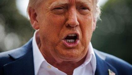 特朗普对关税耐心告急 各国急赴谈判桌自保