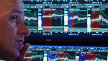 尾盘：美股三大股指悉数走低