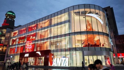 安踏集团股价连跌两日，下半年主品牌怎么走？