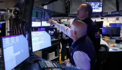 尾盘：美股走势分化 道指下跌320点