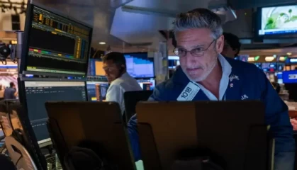 收盘：美股收高纳指刷新收盘纪录 市场押注关税终将降低