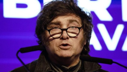 米莱将与特朗普会晤,阿根廷寻求遏制市场暴跌