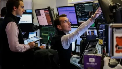 尾盘：道指下跌150点 标普500基本持平