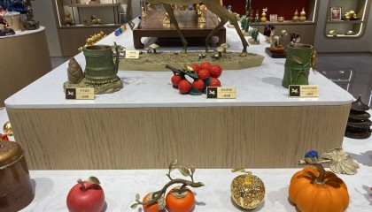 中年男人的“泡泡玛特”想上市，铜师傅还差什么？