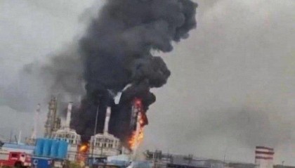 俄罗斯第二大港口因无人机袭击起火暂无人员伤亡