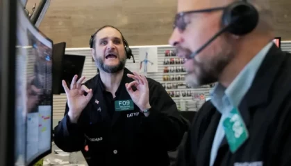 10月15日收盘：美股涨跌不一，特朗普言论导致标普500指数收跌