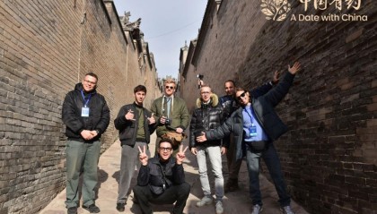 中国有约｜外国朋友走进“华夏民居第一宅”：欣赏古建魅力，感受中华家风