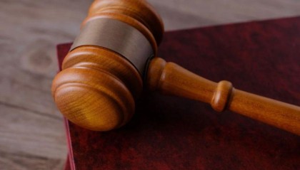 男子遗弃儿子、辱骂母亲，还放话道：“那你去法院告我吧！”