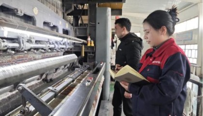 传承与创新并行新疆“90后”设计师让传统技艺出彩出新