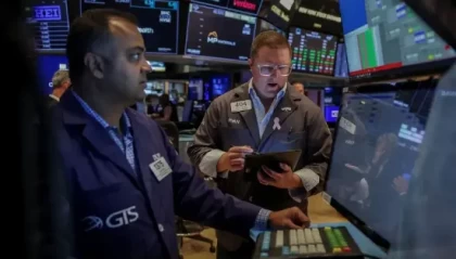 尾盘：美股涨跌不一道指下跌300点 市场关注财报与通胀数据