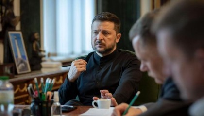 泽连斯基：冲突必须在谈判桌上终结 乌克兰已做好准备