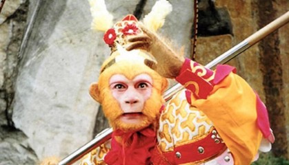 六小龄童回应“灵堂卖片”，澄清与杨洁导演不和传言