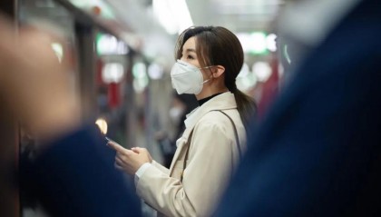 新冠再来袭专家提醒：当前正处于小波峰