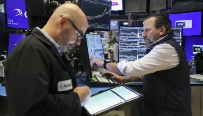 尾盘：感恩节前美股延续近期连涨势头