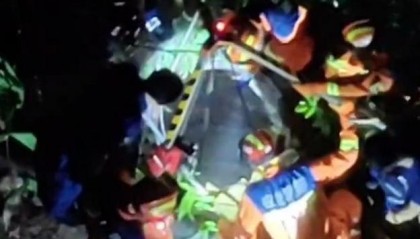 重庆12岁男孩掉入小区10多米深的窨井,被钢筋扎伤不幸去世,当地开展安全隐患排查