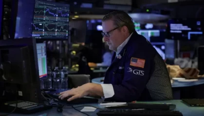 开盘：美股周一高开 市场关注贸易局势与财报表现