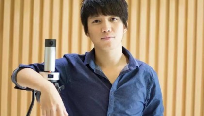 市值900亿元，90后老总给员工“撒钱”引热议，这个巨头要“单挑”大疆？上市2个月股价暴涨370%