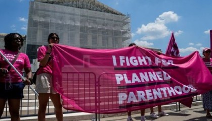 美国联邦法官叫停特朗普支持的美国计划生育协会医疗补助削减计划