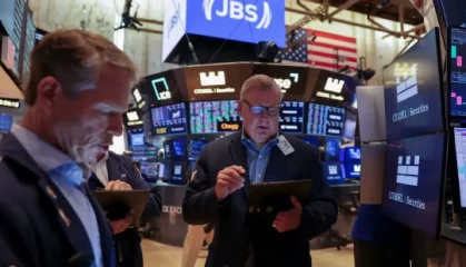 收盘：美股走势收高 标普与纳指均接近历史高位