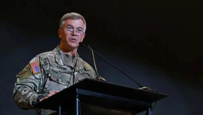 特朗普话音刚落，上将、司令宣布辞职