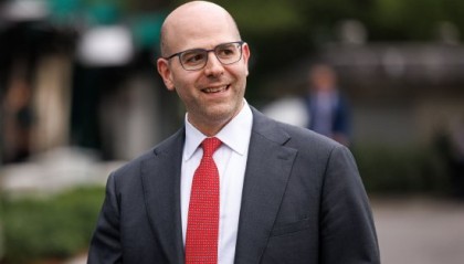 美国决策圈人物志：白宫经济顾问委员会主席斯蒂芬·米兰