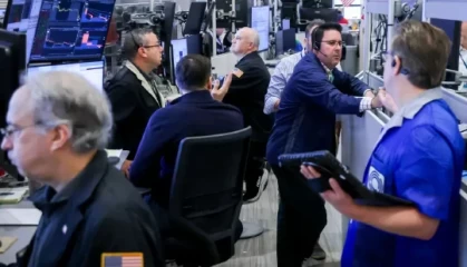 尾盘：纳斯达克转涨，科技股收复部分失地