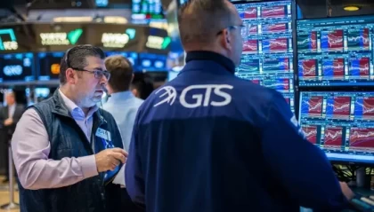 收盘：美股周四小幅收高 甲骨文领涨科技股