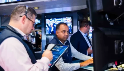 尾盘：PCE通胀数据符合预期 道指上涨300点