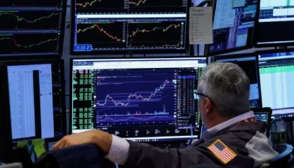 午盘：美股涨跌不一 道指上涨300点