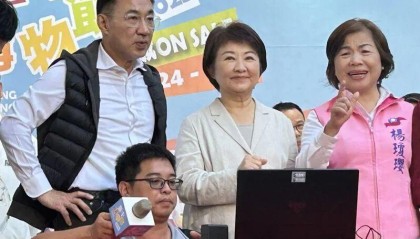 蓝营“姐弟之争”谁出线，卢秀燕成关键？