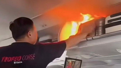 行李舱锂电池自燃起火，国航：补偿经济舱和公务舱旅客每人200元和300元