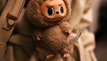 当Labubu热潮与AI小说工具袭来｜文化周报