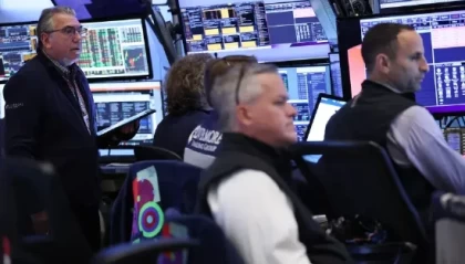 收盘：美股收高标普指数创历史纪录 市场关注英伟达财报