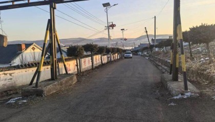 3.5米限高杆，拦住四个村的运粮大车